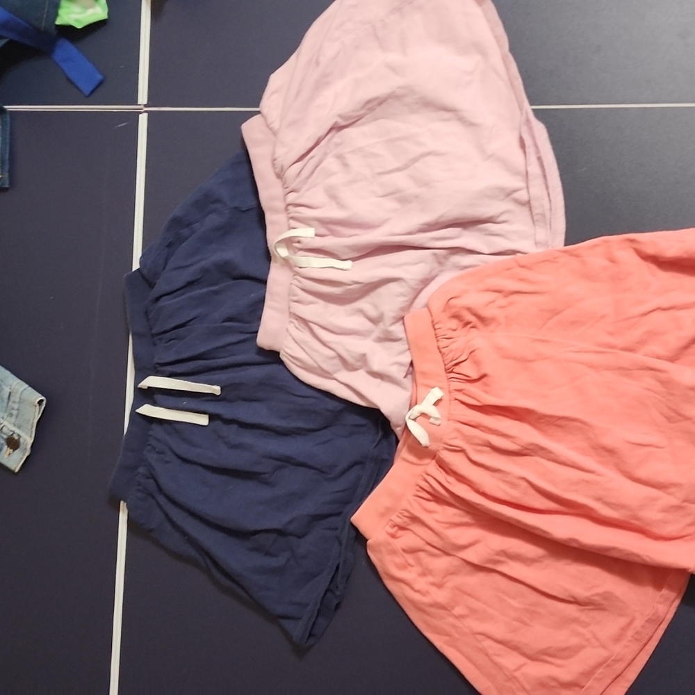 3 Carter's skorts. Girls size 8